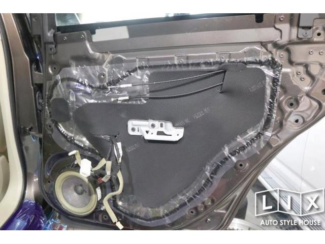 フーガに調音施工とドアデッドニングで静粛性向上！【ドアデッドニング編】【福山市　タイヤ・ナビ・ドライブレコーダー等のパーツ持込取付　コーディング作業　調音施工　大歓迎受付中！！愛車の事なら国産車から輸入車までリクロスへ！】