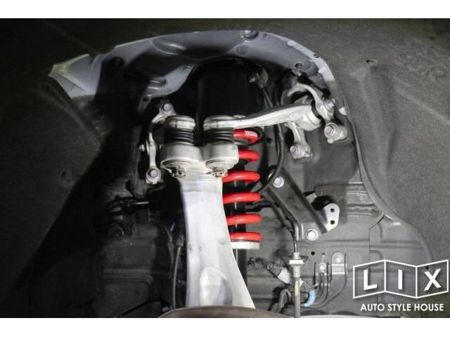 車高調装着のLC500hに便利なエアリフター装着で利便性UP！【福山市　タイヤ・ナビ・ドライブレコーダー等のパーツ持込取付　コーディング作業　調音施工　大歓迎受付中！！愛車の事なら国産車から輸入車までリクロスへ！】