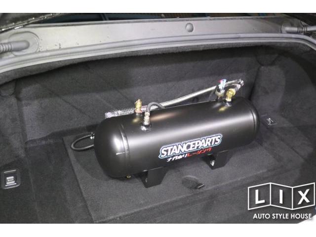 車高調装着のLC500hに便利なエアリフター装着で利便性UP！【福山市　タイヤ・ナビ・ドライブレコーダー等のパーツ持込取付　コーディング作業　調音施工　大歓迎受付中！！愛車の事なら国産車から輸入車までリクロスへ！】