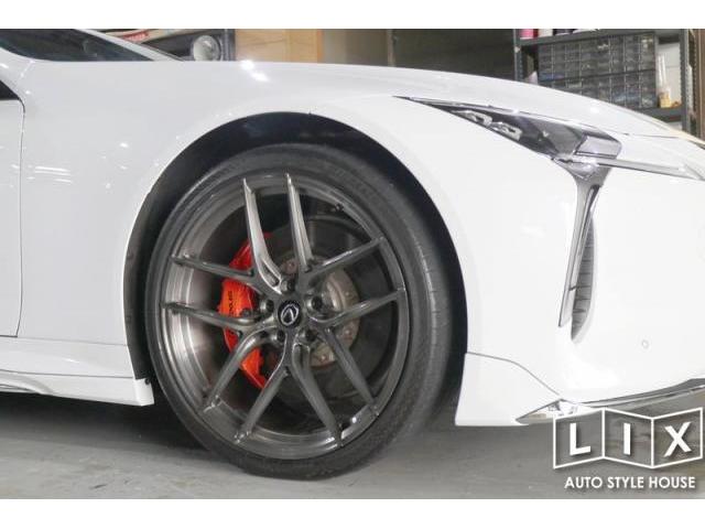 車高調装着のLC500hに便利なエアリフター装着で利便性UP！【福山市　タイヤ・ナビ・ドライブレコーダー等のパーツ持込取付　コーディング作業　調音施工　大歓迎受付中！！愛車の事なら国産車から輸入車までリクロスへ！】