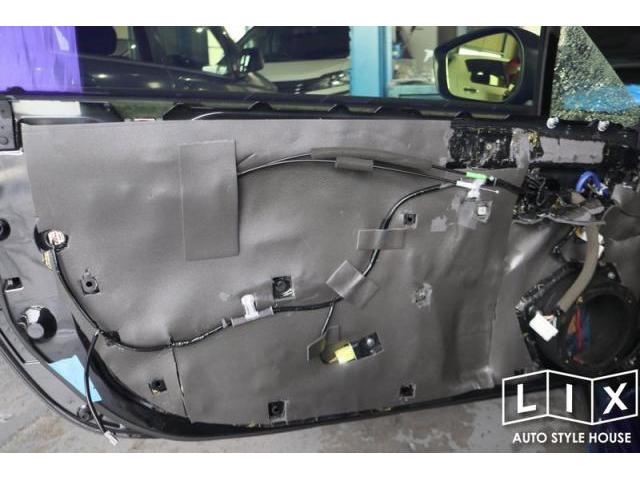 BRZのガラス交換につきドアデッドニング手直し！【福山市　タイヤ・ナビ・ドライブレコーダー等のパーツ持込取付　コーディング作業　調音施工　大歓迎受付中！！愛車の事なら国産車から輸入車までリクロスへ！】