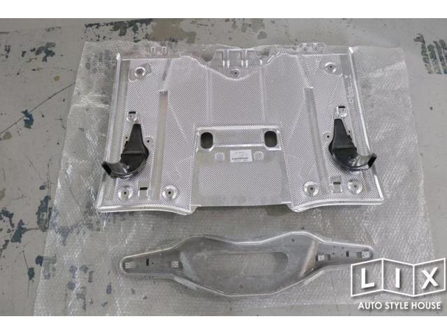 718ケイマンGTSにGT4のパーツ取付とランクル３００にマフラーカッター取付！【福山市　タイヤ・ナビ・ドライブレコーダー等のパーツ持込取付　コーディング作業　調音施工　大歓迎受付中！！愛車の事なら国産車から輸入車までリクロスへ！】