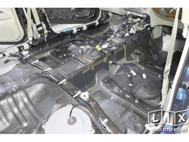 フーガにフロアデッドニングで１ランク上の静粛空間へ！【福山市　タイヤ・ナビ・ドライブレコーダー等のパーツ持込取付　コーディング作業　調音施工　大歓迎受付中！！愛車の事なら国産車から輸入車までリクロスへ！】