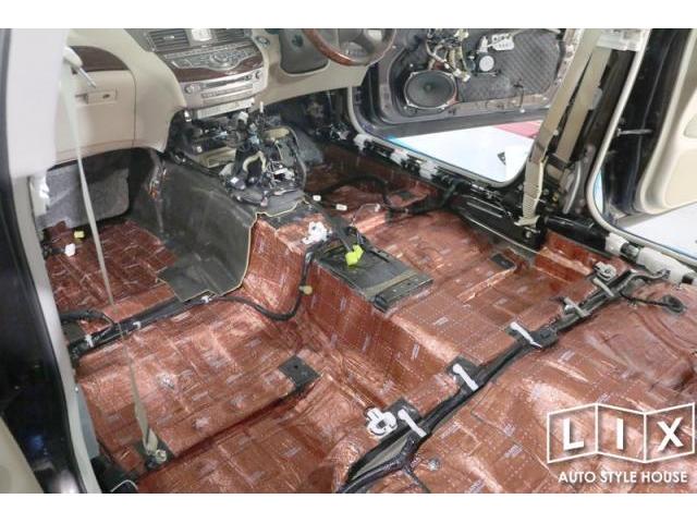 フーガにフロアデッドニングで１ランク上の静粛空間へ！【福山市　タイヤ・ナビ・ドライブレコーダー等のパーツ持込取付　コーディング作業　調音施工　大歓迎受付中！！愛車の事なら国産車から輸入車までリクロスへ！】