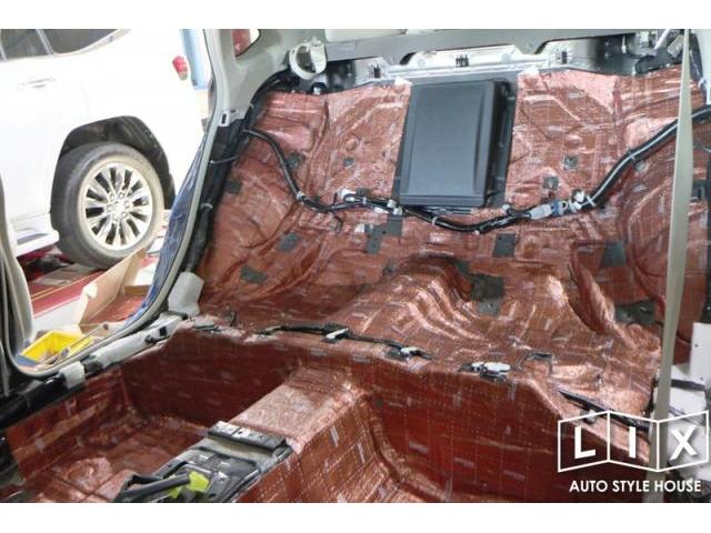 フーガにフロアデッドニングで１ランク上の静粛空間へ！【福山市　タイヤ・ナビ・ドライブレコーダー等のパーツ持込取付　コーディング作業　調音施工　大歓迎受付中！！愛車の事なら国産車から輸入車までリクロスへ！】