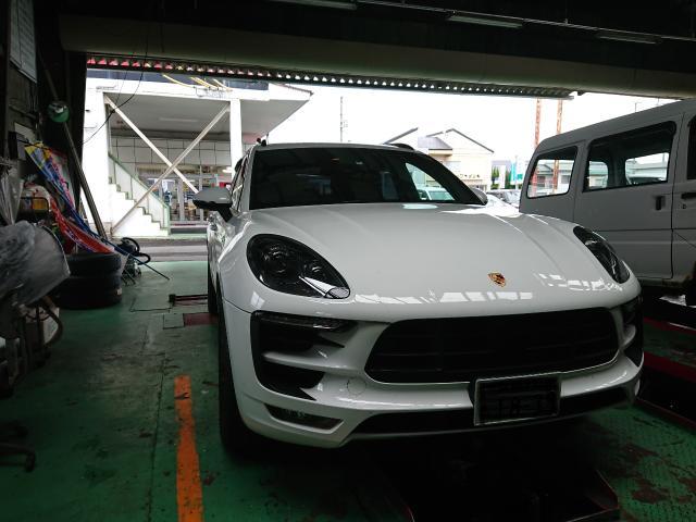 ポルシェ マカン エンジンオイル交換 京都 宮津 車検点検整備 ポルシェ マカン エンジンオイル交換 京都 宮津 車検点検整備