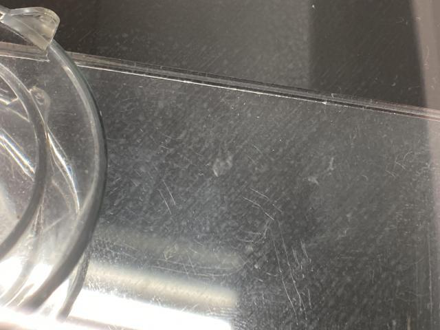 ホンダのフィットシャトルのフロントガラスに出来た飛び石ヒビをウインドリペア
