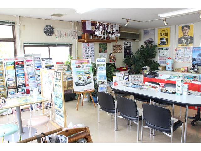 作業中も店内でごゆっくりお待ち頂けます