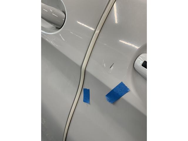 BMW MINI認証修理工場 メルセデスベンツ Vクラス　右フロントドア凹み 板金修理 板金塗装 