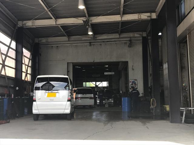 工場完備で車検や修理も対応しております