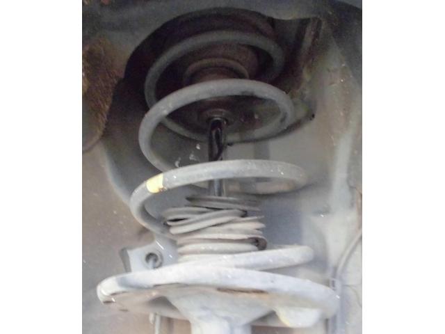 トヨタ ノア ZRR70W フロントサスペンション 異音 サポート交換 諫早市 ...