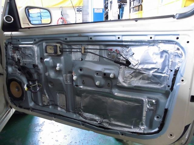 K11マーチ　ドア取手交換作業　豊川市