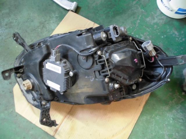 K12マーチ　ヘッドランプ球交換　豊川市