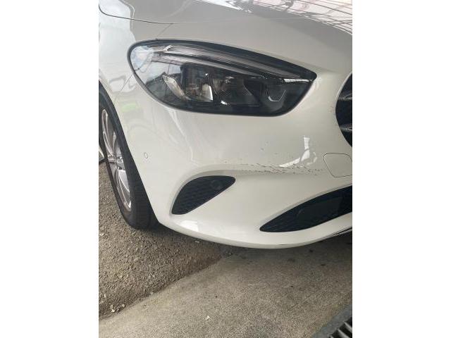 メルセデスベンツ　Bクラス　フロントバンパー交換　ヘッドライト交換