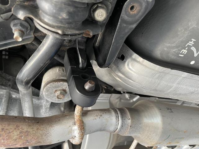 スカイライン　マフラー傾き調整・マフラーハンガー交換