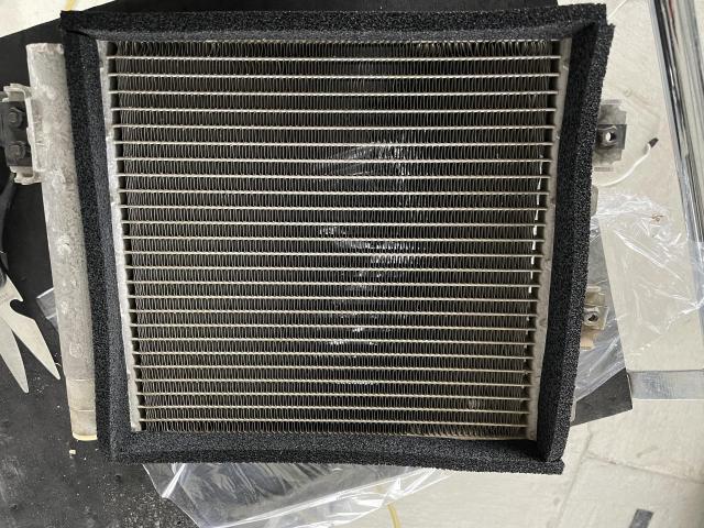 ハイゼットトラック エアコン修理 コンデンサー冷却不良 エアコンプレッシャー