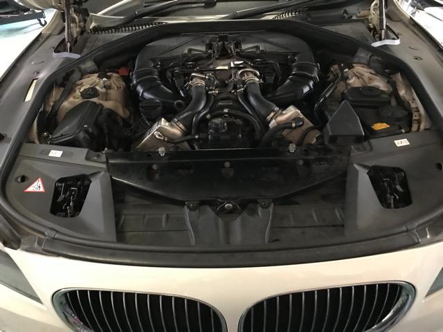 BMW750iエンジン不調修理での御入庫です！