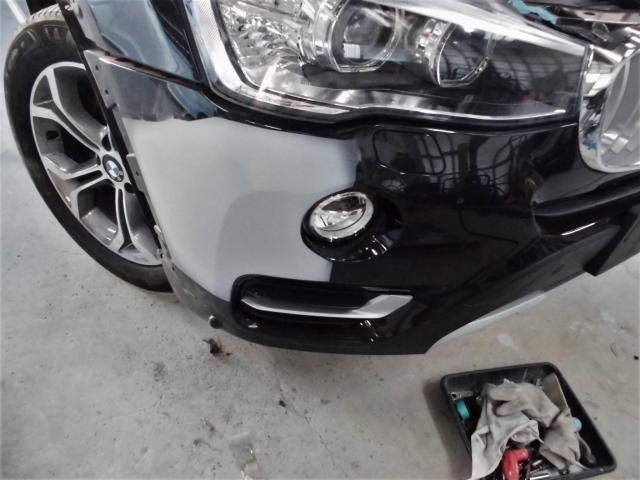 BMW　X3　フロントバンパー　修理・塗装　鎌ケ谷市
