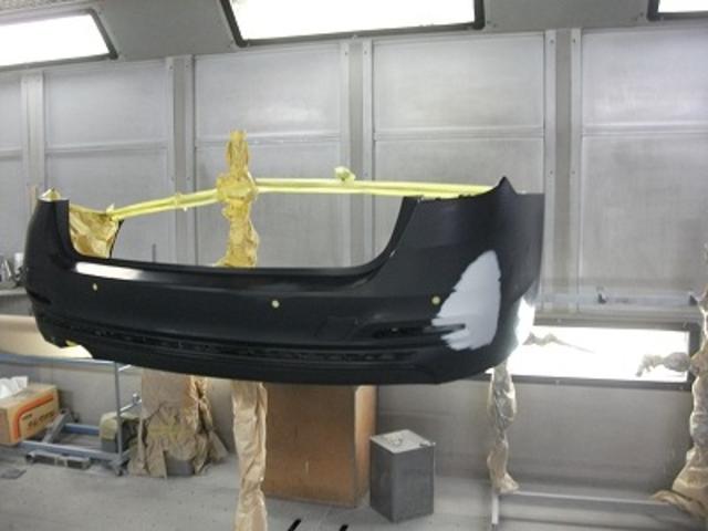 BMW 320i  リヤバンパー　修理・塗装　（事故対応）