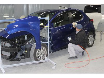 鈑金塗装も浜井自動車におまかせください