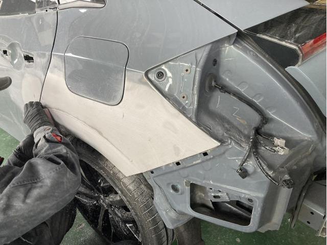 ホンダ　シビック（FK7）事故修理　保険対応　ボディ鈑金塗装　凹み修理　鈑金塗装　代車無料　