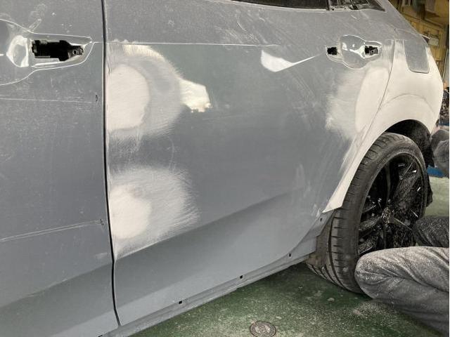 ホンダ　シビック（FK7）事故修理　保険対応　ボディ鈑金塗装　凹み修理　鈑金塗装　代車無料　