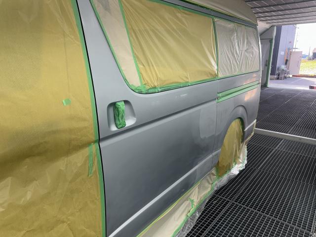 トヨタ　ハイエースバン　キズ・へこみ直し