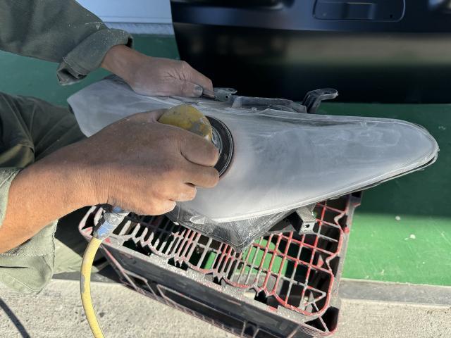 トヨタ　カローラ　ヘッドライト曇り修理　ヘッドライト塗装　ヘッドライト研磨　滋賀　守山