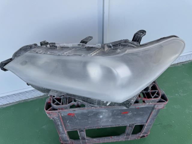 トヨタ　カローラ　ヘッドライト曇り修理　ヘッドライト塗装　ヘッドライト研磨　滋賀　守山