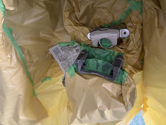 スズキ　スイフトスポーツ　ブレーキキャリパー塗装　キャリパーカスタム　キャリパー塗装　シートレール交換　滋賀　守山