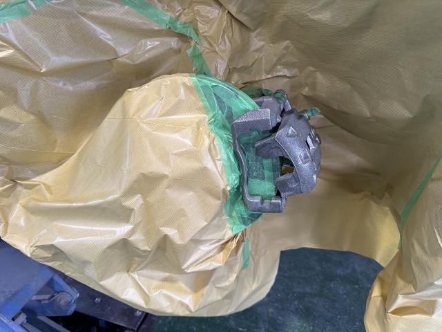 スズキ　スイフトスポーツ　ブレーキキャリパー塗装　キャリパーカスタム　キャリパー塗装　シートレール交換　滋賀　守山