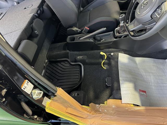 スズキ　スイフトスポーツ　ブレーキキャリパー塗装　キャリパーカスタム　キャリパー塗装　シートレール交換　滋賀　守山