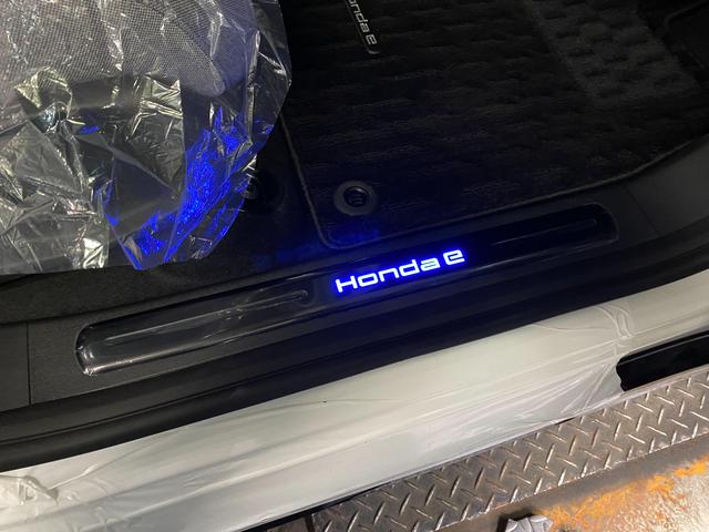Honda e　サイドステップガーニッシュ　インテリアコンソールパネル交換　宮城県　名取市