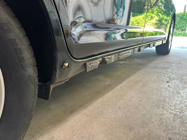 トヨタ ウィッシュ フロントバンパー、リヤバンパー、サイドステップ交換・リヤドアとクォーター修理・鈑金塗装・キズ・へこみ直し