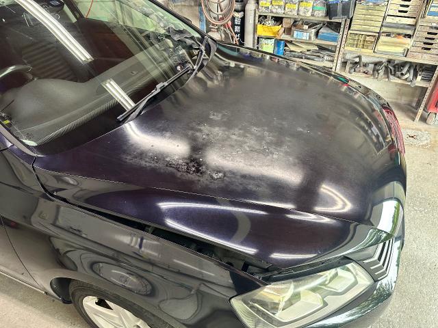 フォルクスワーゲン　パサートワゴン　ボンネット塗装劣化修理
・剥離・鈑金塗装 