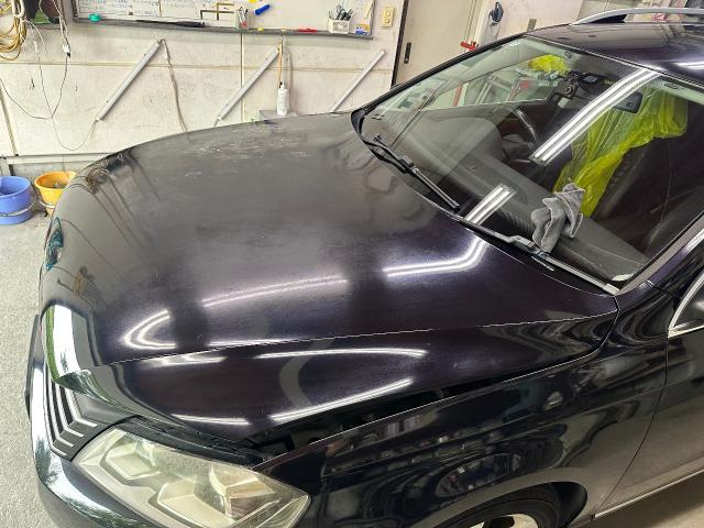 フォルクスワーゲン　パサートワゴン　ボンネット塗装劣化修理
・剥離・鈑金塗装 