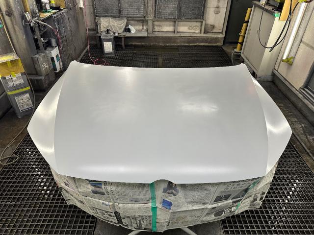 フォルクスワーゲン　パサートワゴン　ボンネット塗装劣化修理
・剥離・鈑金塗装 