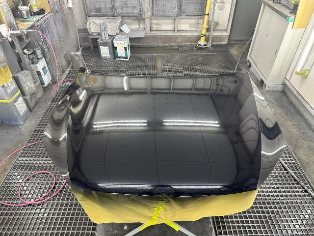 フォルクスワーゲン　パサートワゴン　ボンネット塗装劣化修理
・剥離・鈑金塗装 