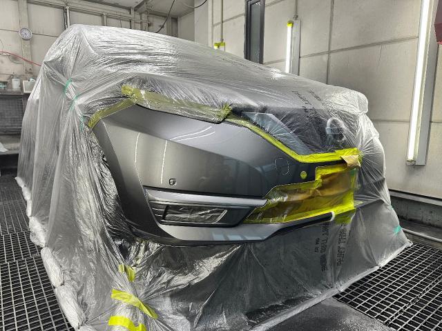 日産　ノート　フロントバンパー修理 ・
鈑金塗装 ・キズ・へこみ直し