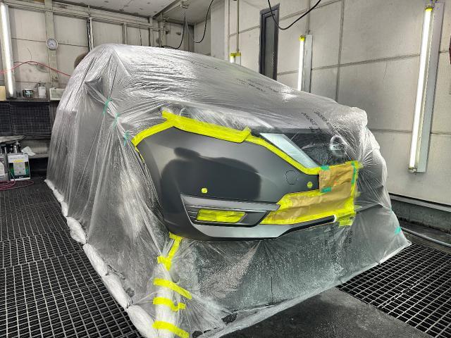 日産　ノート　フロントバンパー修理 ・
鈑金塗装 ・キズ・へこみ直し