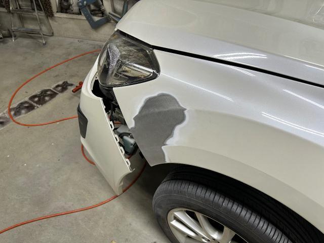 スバル　インプレッサ　フロントフェンダー修理 
鈑金塗装 ・キズ・へこみ直し