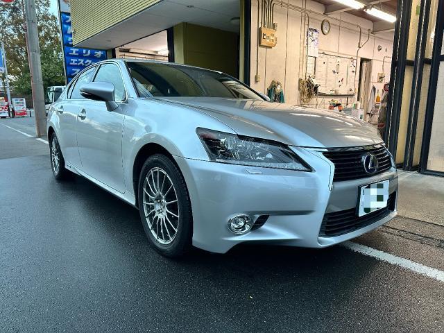 レクサス  GS350  フロントバンパー修理
鈑金塗装 ・傷へこみ修理