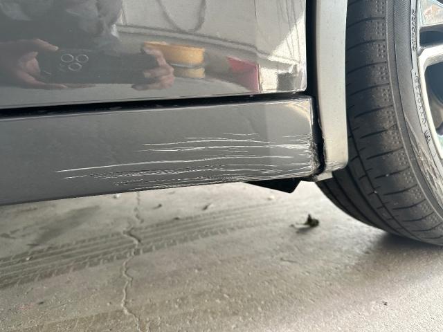 トヨタ　プリウス　サイドステップ、アーチモール交換
鈑金塗装 ・キズ・へこみ直し