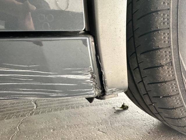 トヨタ　プリウス　サイドステップ、アーチモール交換
鈑金塗装 ・キズ・へこみ直し
