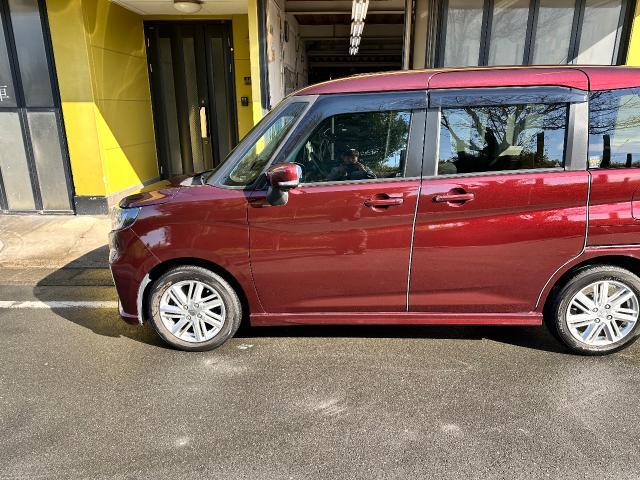 三菱　デリカＤ：２　ドア修理 ・鈑金塗装 ・キズ・へこみ直し