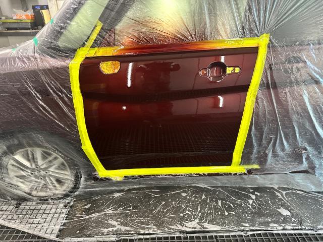 三菱　デリカＤ：２　ドア修理 ・鈑金塗装 ・キズ・へこみ直し