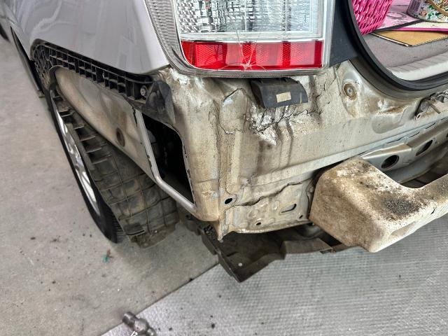 トヨタ　プリウス　リヤバンパー修理 ・粗出しのみ 
鈑金塗装 ・キズ・へこみ直し