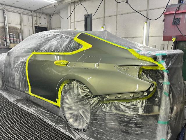 レクサス　ＥＳ300 クォーター、リヤバンパー修理 ・鈑金塗装 ・キズ・へこみ直し