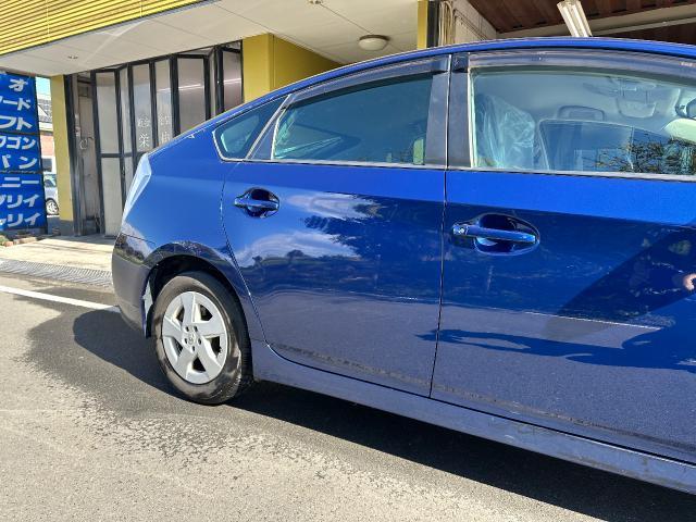 トヨタ　プリウス　クォーター修理 ・鈑金塗装 
・キズ・へこみ直し