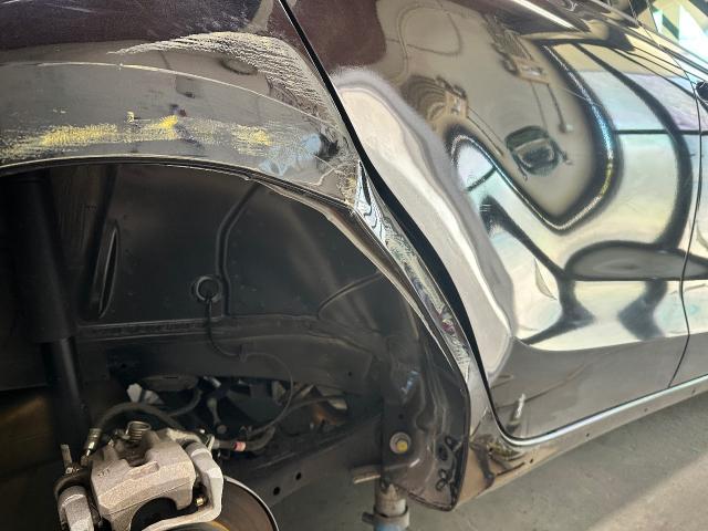 スズキ　スイフトスポーツ　クォーター、リヤドア修理 
・鈑金塗装 ・板金・外装補修